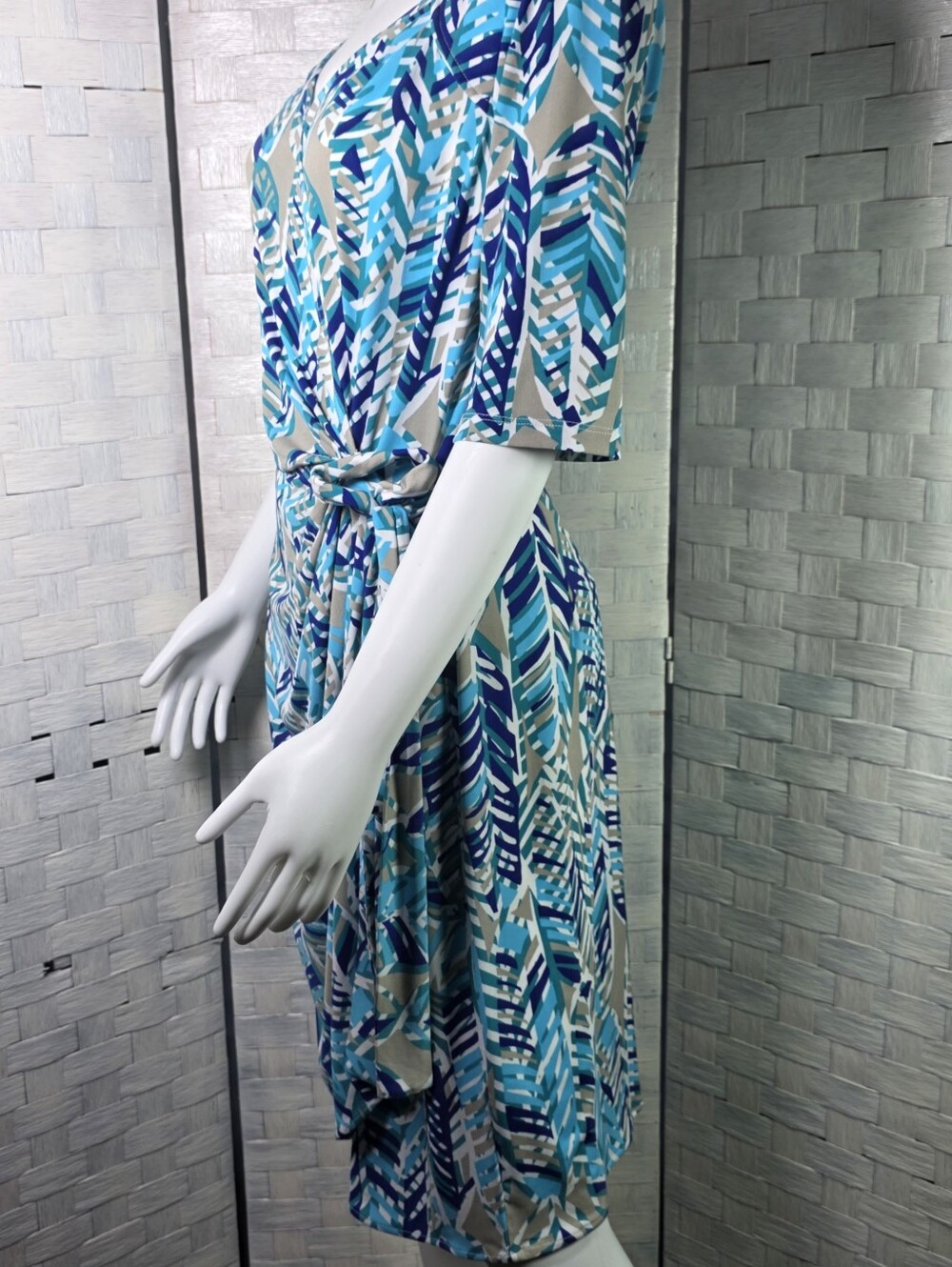 MAGGIE LONDON  Wrap Dress